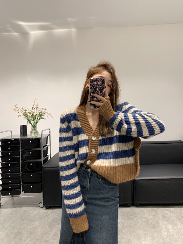 New in autumn!【VANESSA】Korean style contrast color striped casual warm sweater 6882# OZQ