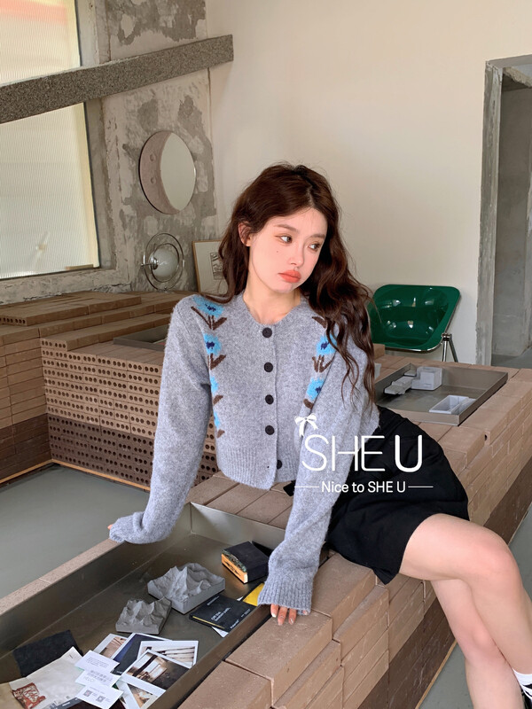 【SHE U】Korean Comfortable Soft Waxy Flower Cardigan Sweater 51162