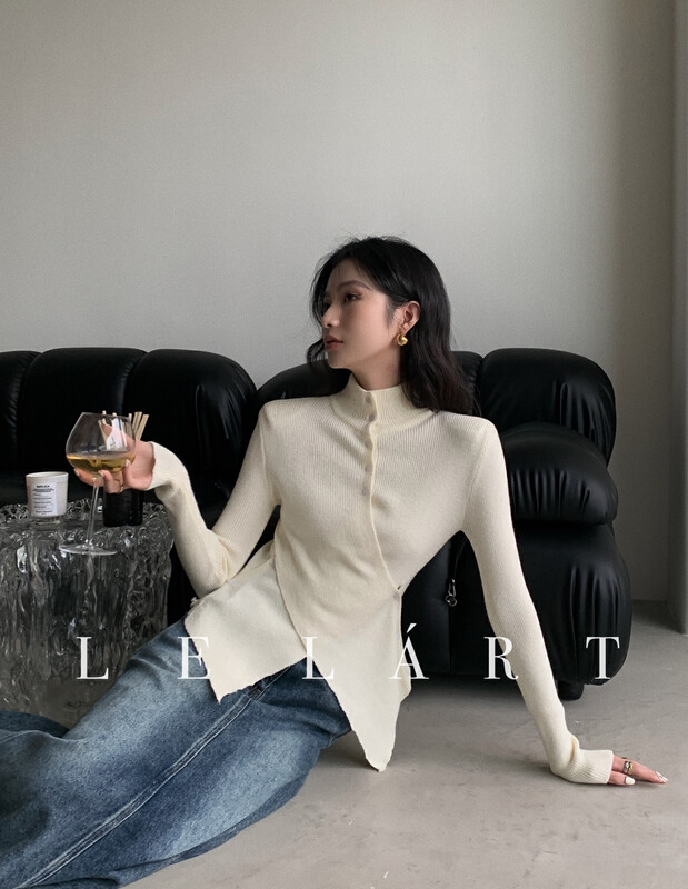 [LE LART] French design sense cross hem half turtleneck shoulder pad pullover sweater small sweater XZ362