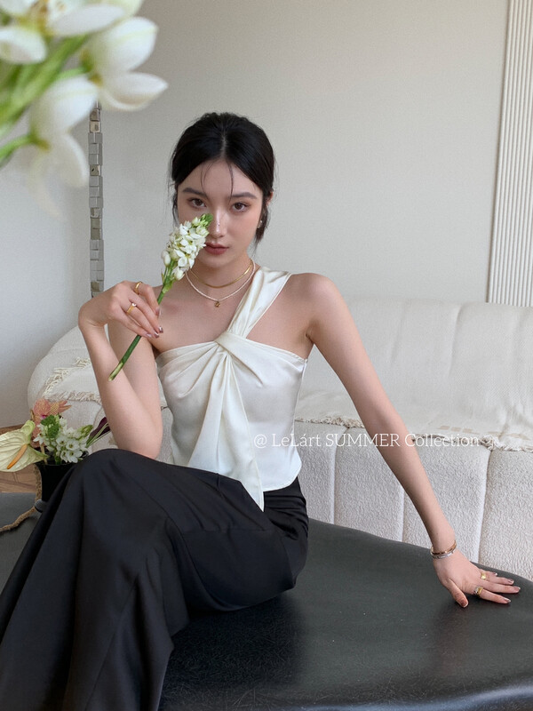 [LE LART] Niche pure desire wind slanted shoulder halter vest/camisole LL5568