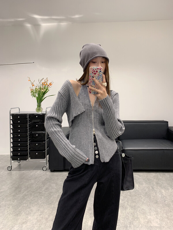 New in winter! [VANESSA] Short comfortable cardigan + design zipper halterneck vest suit 8023# OZQ