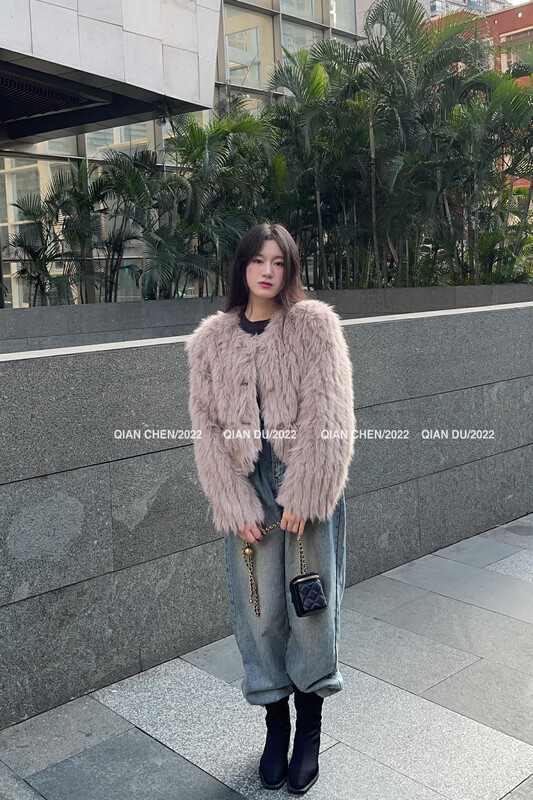 [MISS ZI] High-quality fashionable short coat with fluffy and good texture 42JA128