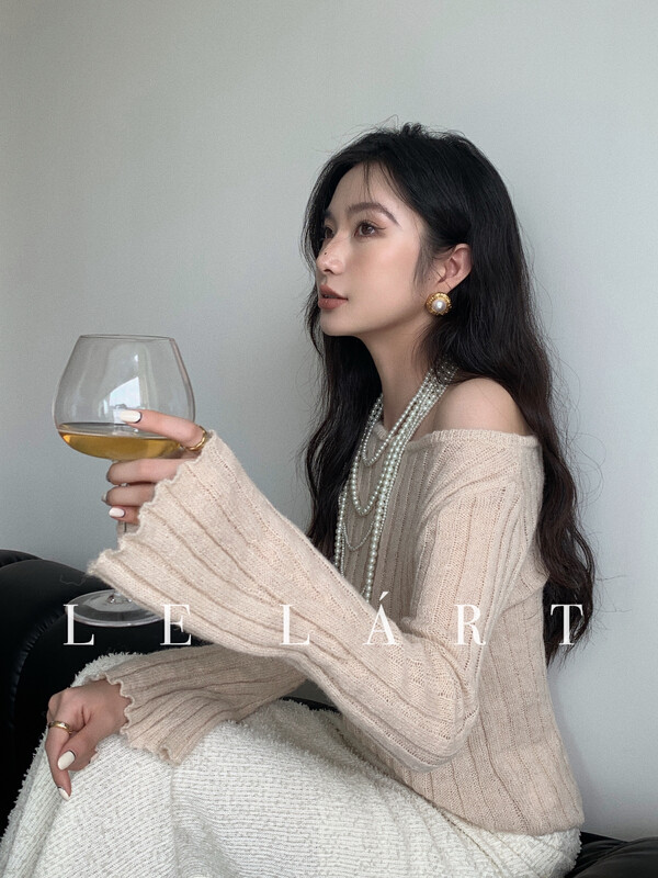 【LE LART】French pure desire style off-the-shoulder horn-sleeved mohair bright silk pullover sweater XL263