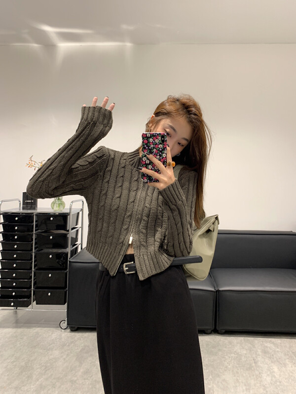 New in autumn! [VANESSA] Twist woven small shoulder pad warm sweater 6873# OZQ