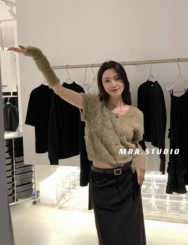 【MRA】Korean style warm and reversible mink wool knitted cardigan (with detachable sleeves) SP90