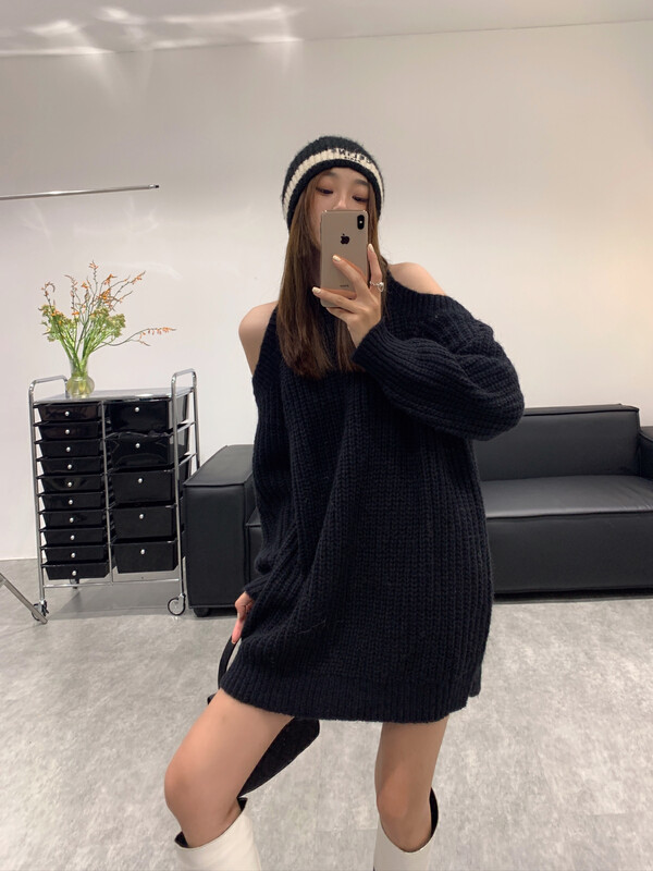 【VANESSA】Designed Leaky Shoulder Thickened Mid-Length Warm Sweater 8066# OZQ