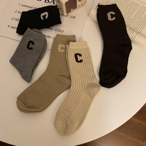 Real shooting real price autumn and winter warm C letter college style socks pile pile socks all-match medium tube socks men and women five pairs of packs