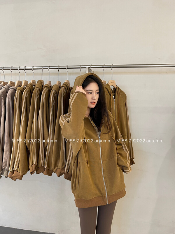 [MISS ZI] Autumn casual solid color wild brushed zipper hooded jacket short jacket 3335