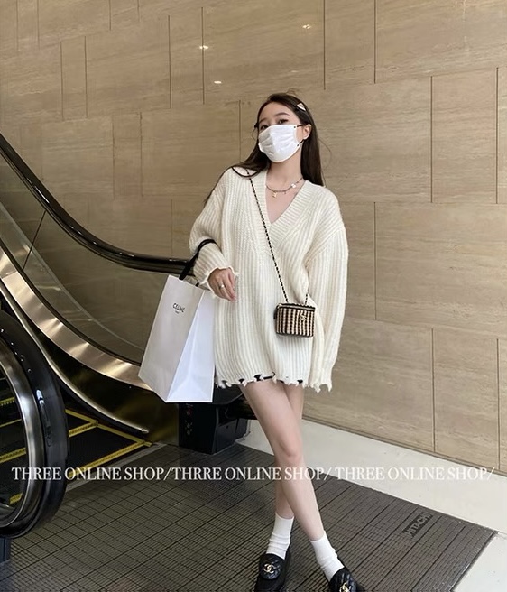【SUSAN】Korean style ripped V-neck warm sweater 82069# LSW