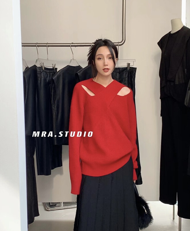 [MRA] Korean design cross-neck hollow loose sweater H7526