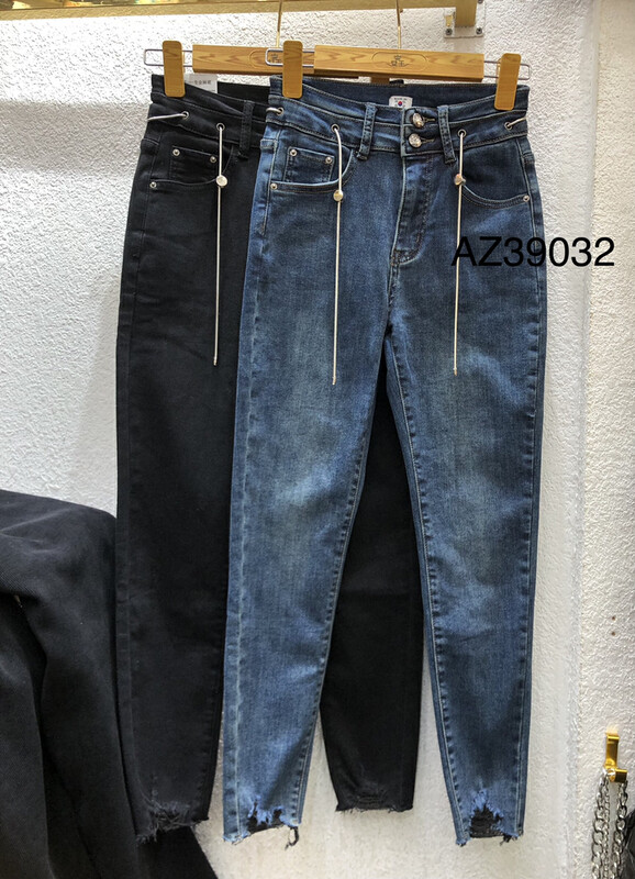 【QUEEN QUEEN】High waist and small feet slim jeans (with chain) AZ39032# CL