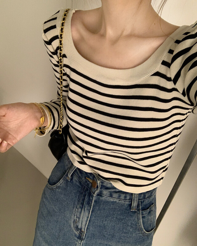New in autumn! [Blue Show] Simple and versatile square-neck striped sweater (only sells sweaters) 7521# LSW