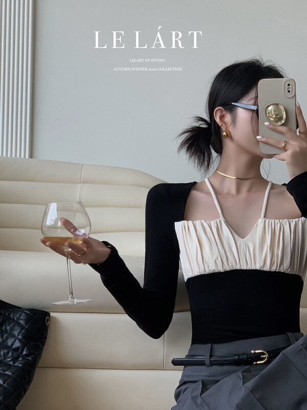 【LE LART】French pure desire style black and white color matching v-neck bottoming shirt with exposed collarbone T-shirt small shirt LL3127# JHY