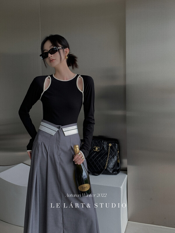 【LE LART】French design with exposed collarbone color matching T-shirt LL5751