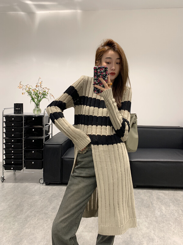 New in autumn!【VANESSA】Designed slit colorblock warm sweater 6878# OZQ