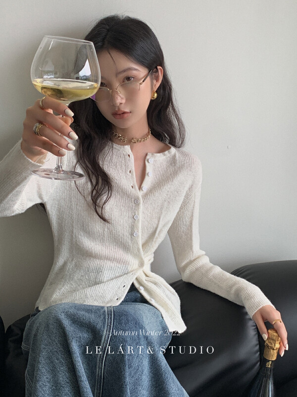 【LE LART】French designer style button slanted placket pullover knitted sweater TH113