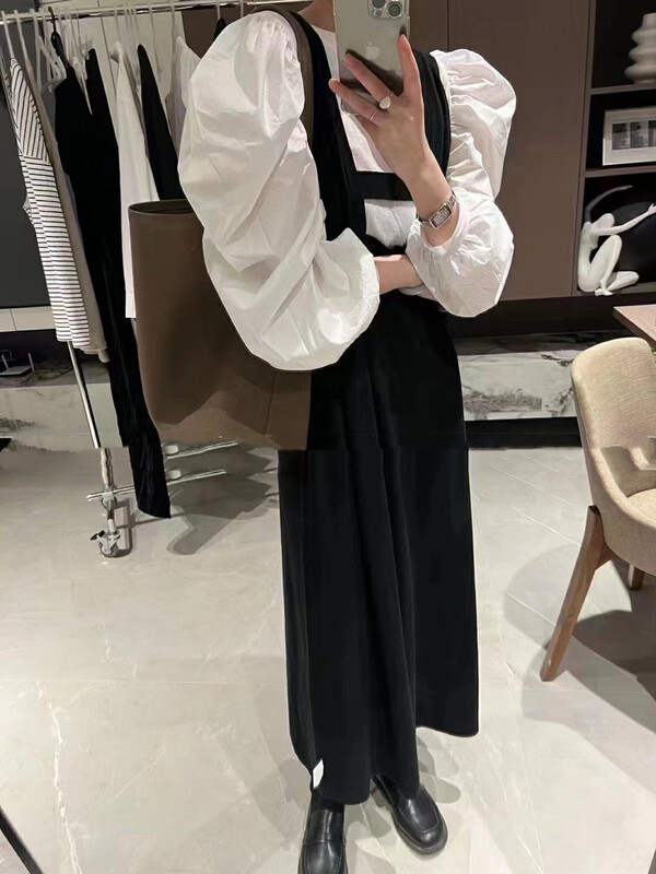 Autumn is new! [MI NI] Korean version of the puff sleeve top + sleeveless solid color strap skirt suit 1992# PCZ