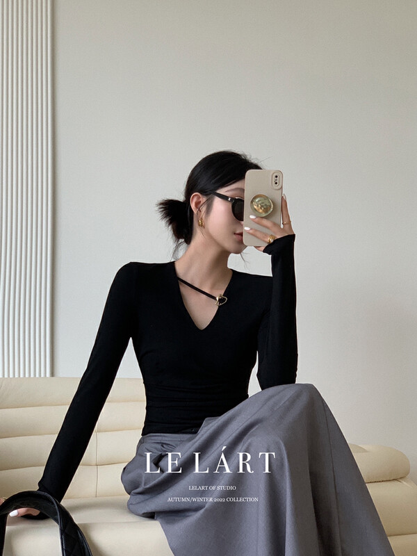 【LE LART】Designer style brooch v-neck long-sleeved T-shirt (with brooch) (slim long sleeves) YS1-LL3033# JHY