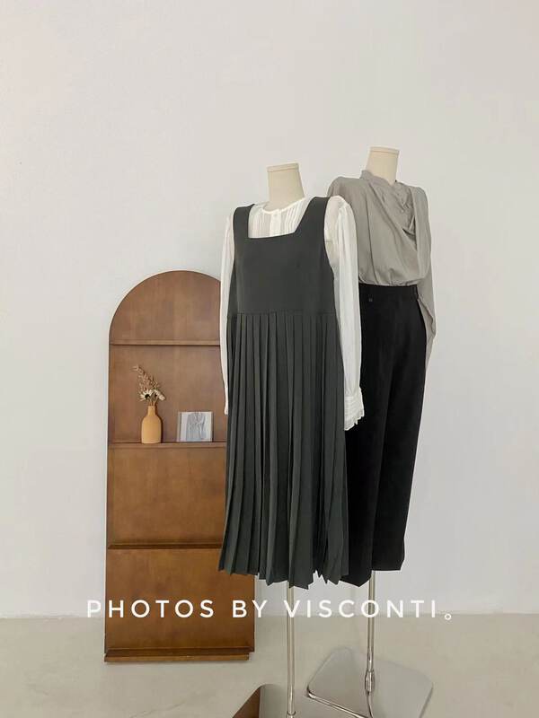 New in autumn! [C Ouni] Round neck vest pleated dress C822-2723231L# GYJ