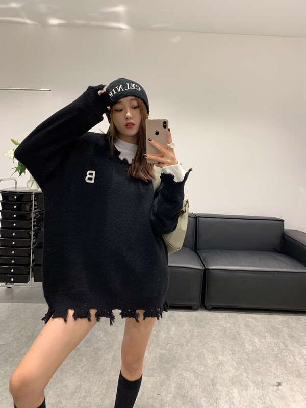 New in autumn! [VANESSA] Korean style frayed embroidered letter warm sweater 6888# OZQ