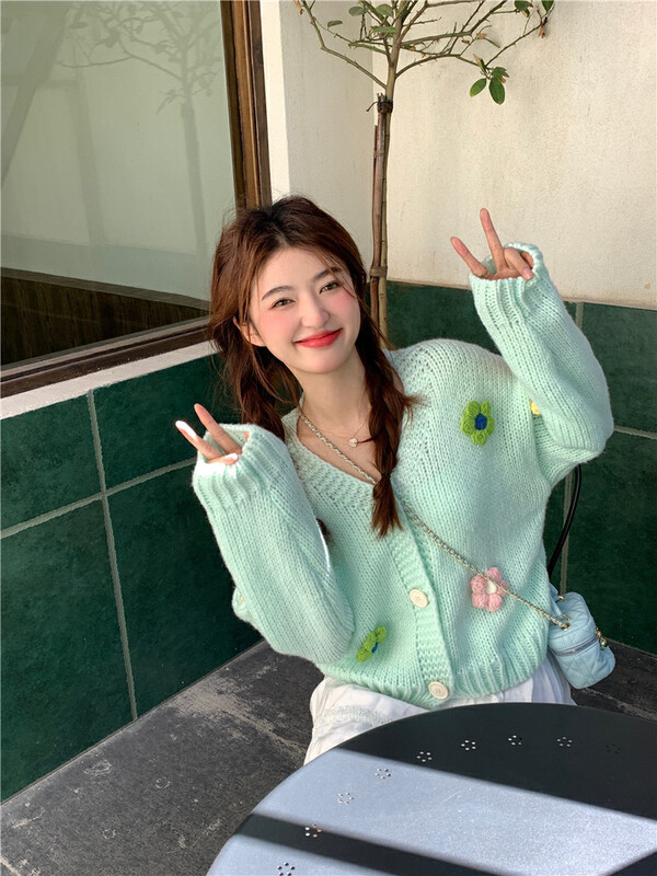 Autumn is new! [Timely rain] Hanfeng ins sweet design heavy industry three-dimensional flower candy color warm sweater (excluding inner build) 51409# WPL
