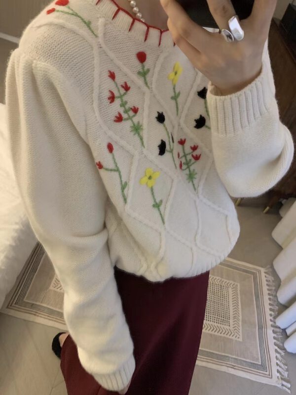 New in winter! [WANWAN] Western-style wild flower embroidered warm sweater 2869# HBX