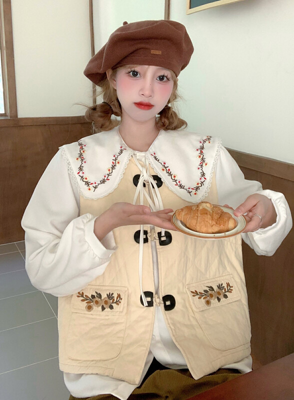 [Timely rain] Korean style ins retro sweet design embroidery flower thickened vest (only for vest) F537# WPL