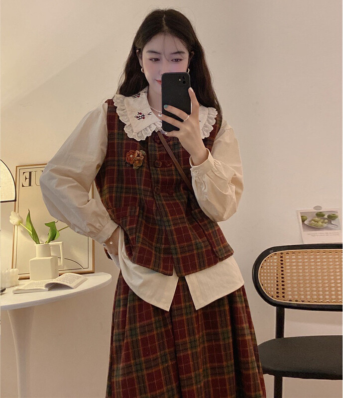 [Timely rain] Korean style ins retro doll collar design embroidered flower shirt 71719# WPL