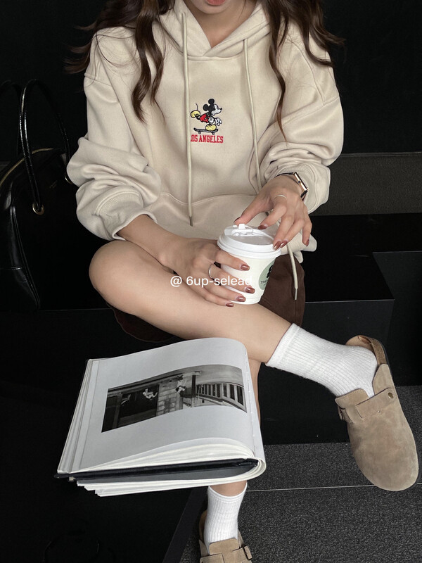 【6-UP】Korean cartoon embroidered hooded fleece sweater 69259# CQW
