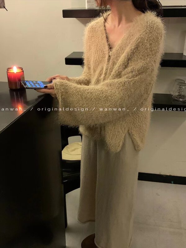 New in autumn! [WANWAN] Korean V-neck gentle solid color warm sweater 8298# HBX