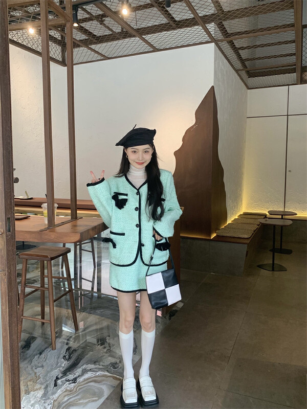 冬款上新!【及時雨】氣質小香風洋氣外套+高腰顯瘦a字鬆緊腰半身裙套裝  AS231#  WPL