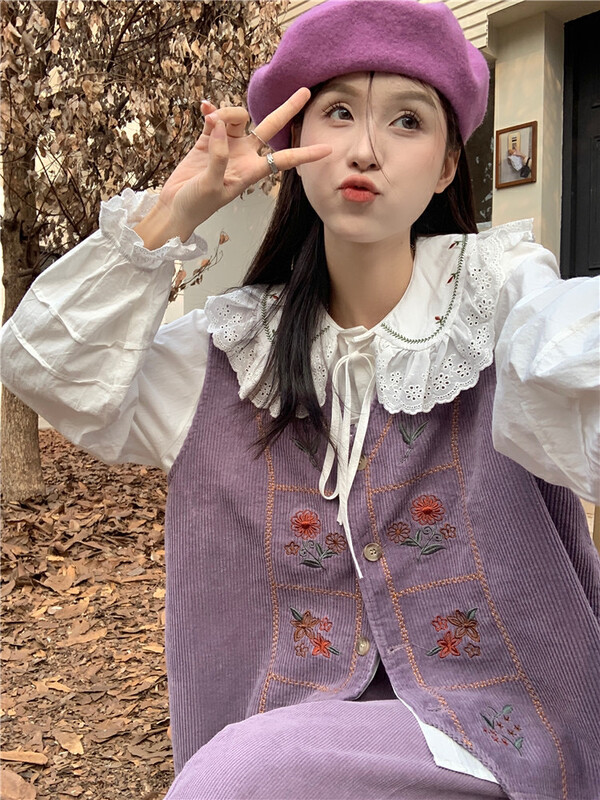 New in autumn! [Timely rain] Korean style ins retro sweet design embroidered flower corduroy vest 70229# WPL