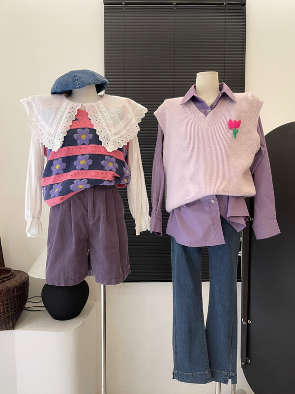 [Timely rain] Korean style ins retro sweet loose striped flower hollow knitted vest 71055# WPL