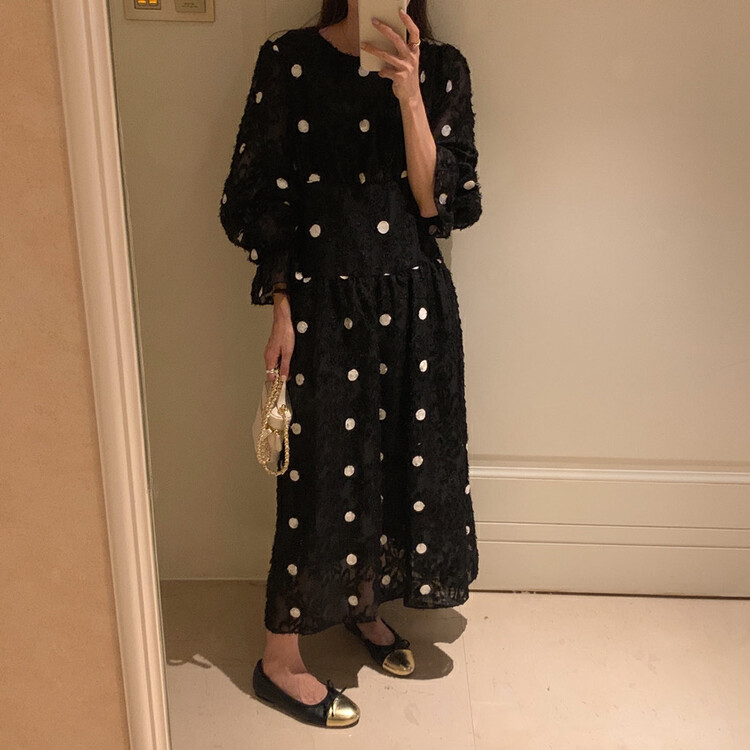 New in winter! [Timely rain] Korean style ins retro sweet design three-dimensional flower flocking polka dot trumpet sleeve slim dress 02829# WPL