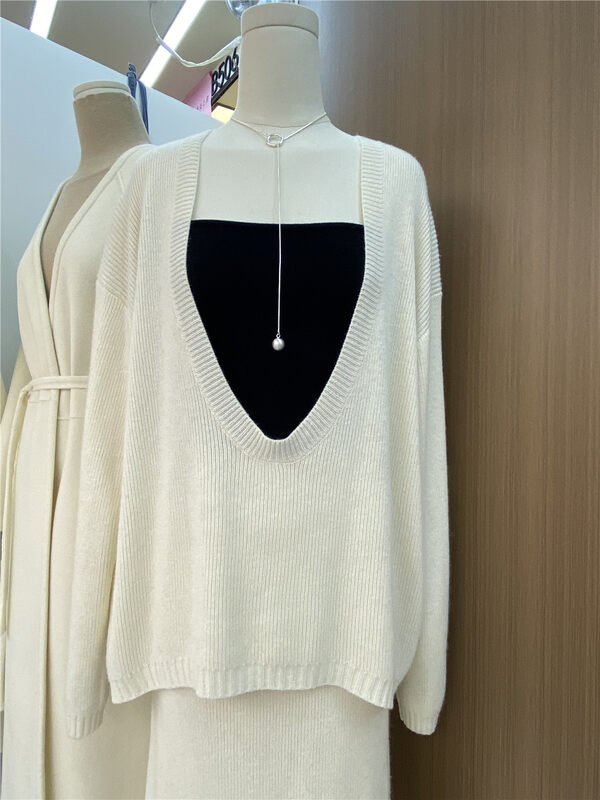 【SEASONS】V-neck loose and comfortable pullover warm sweater (including wool 50%/sweater only) 8909# WPL