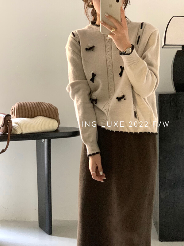 [ING] Warm, soft and waxy three-dimensional bow sweet knitted sweater w3956
