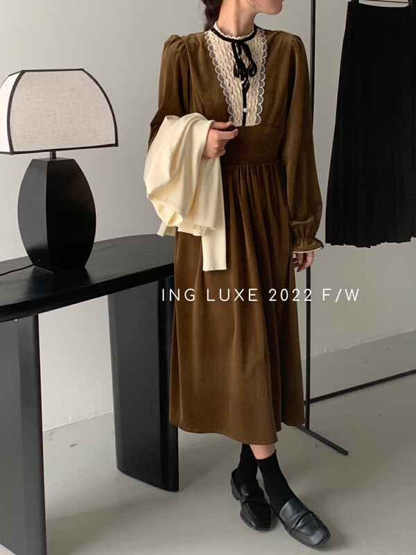 【ING】French Retro Lace Slim Fit Flared Sleeve Dress 8251