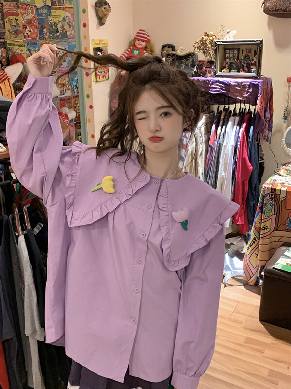 [Timely rain] Korean style ins sweet design fungus edge big lapel three-dimensional small flower loose shirt (with flowers can not be removed) U2279# WPL
