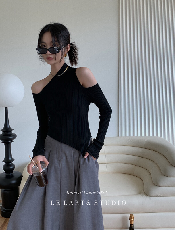 【LE LART】French designer style off-the-shoulder slanted hem knitted sweater TH091