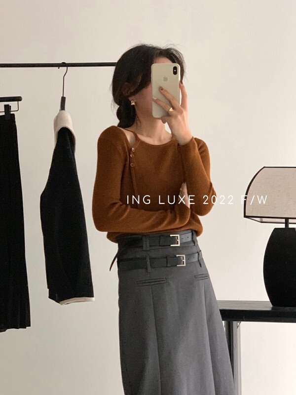 【ING】Korean style slim-fit design shoulder hollow knitted sweater w3891