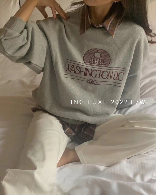 【ING】Korean style casual round neck pullover English embroidered sweater 9500