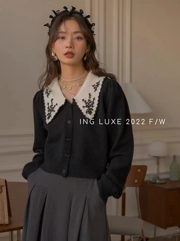 [ING] Retro Embroidered Lapel Short Puff Sleeve Sweater w3939
