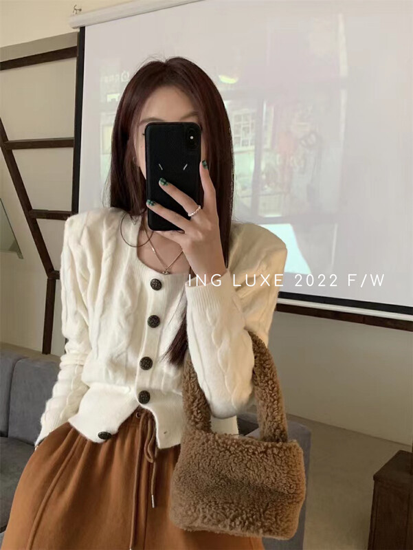 【ING】Retro square-neck twist short knitted cardigan sweater w3801
