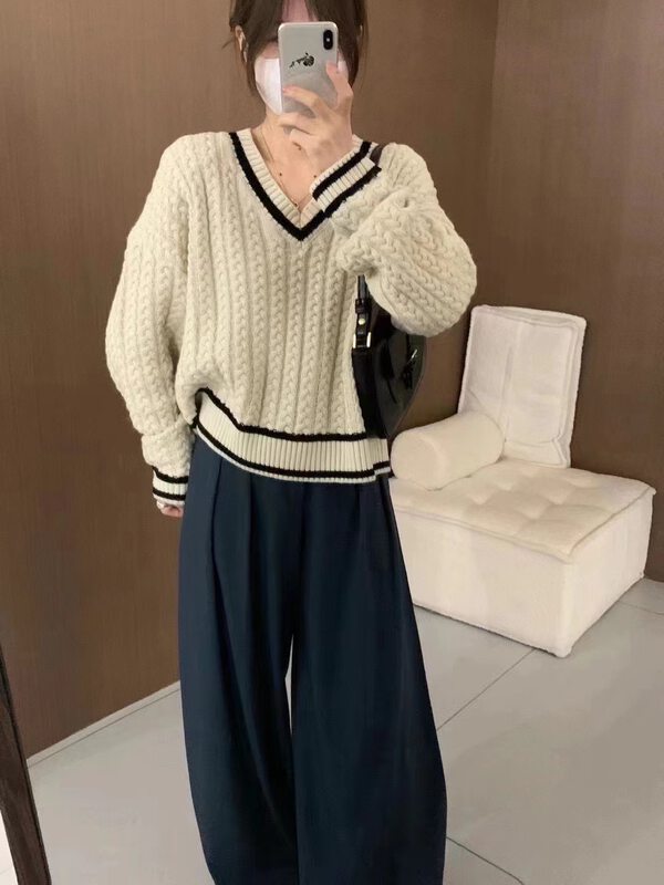 New in winter! [WANWAN] V-neck twist color contrast warm sweater 9906# HBX