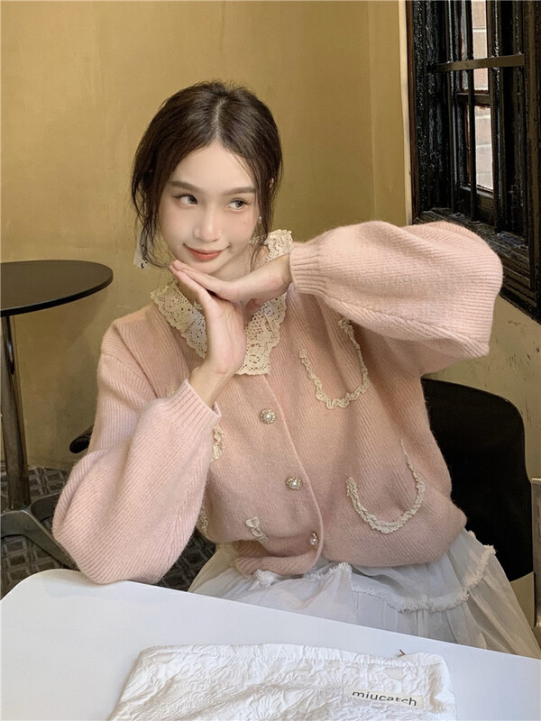 [Timely rain] Korean style ins sweet temperament age-reducing design lace lace stitching warm sweater 91917# WPL