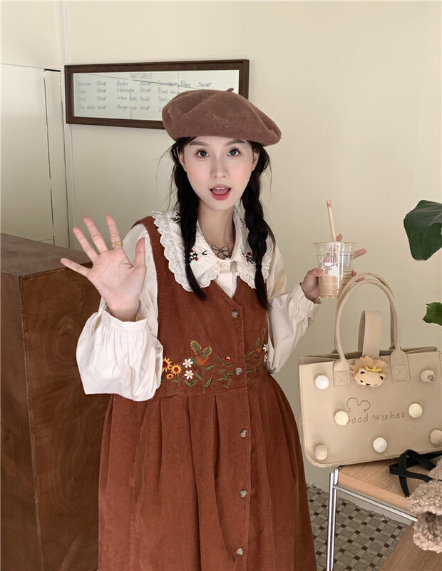 [Timely Rain] Retro sweet design embroidered lace doll collar loose shirt 43024# WPL
