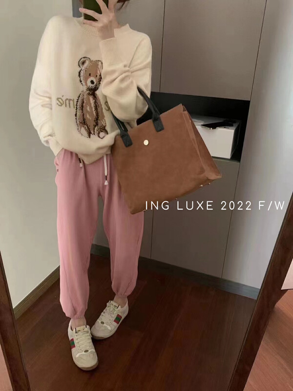 [ING] Bear embroidery round neck pullover sweater w3877
