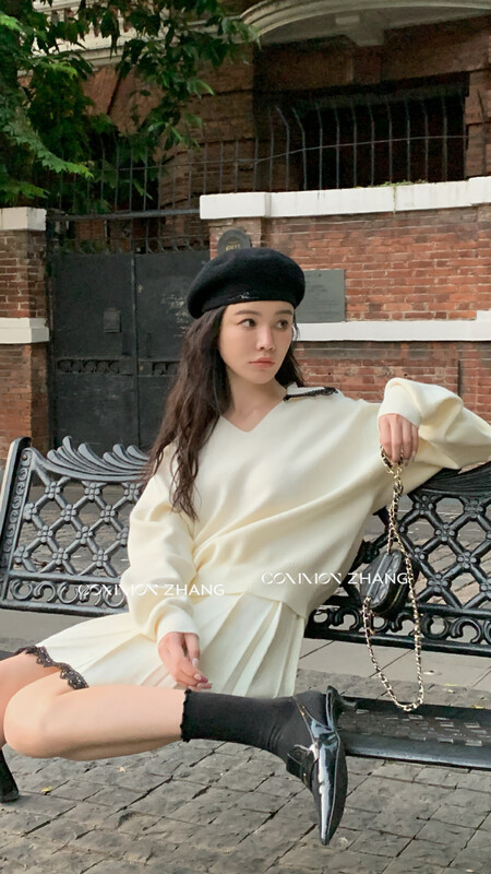 【CZ ZHANG】Simple and casual lace collar loose long-sleeved pullover sweater 92058