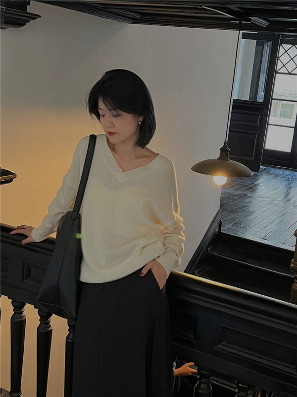 New in winter! [SOUL] Simple V-neck versatile pullover warm sweater 2801# CLS