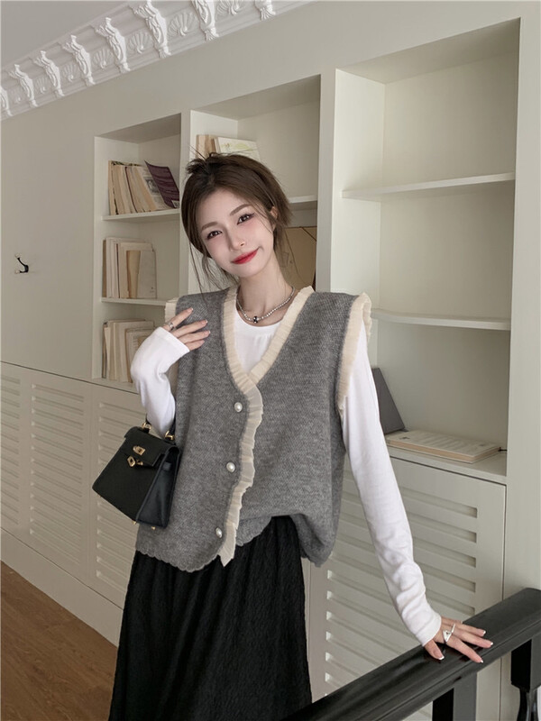 [Y.JIA Ijia] Gentle V-neck contrast color lace pearl single-breasted vest vest 737